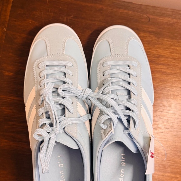 Madden Girl Sneakers NEW with ticket - Picture 2 of 5